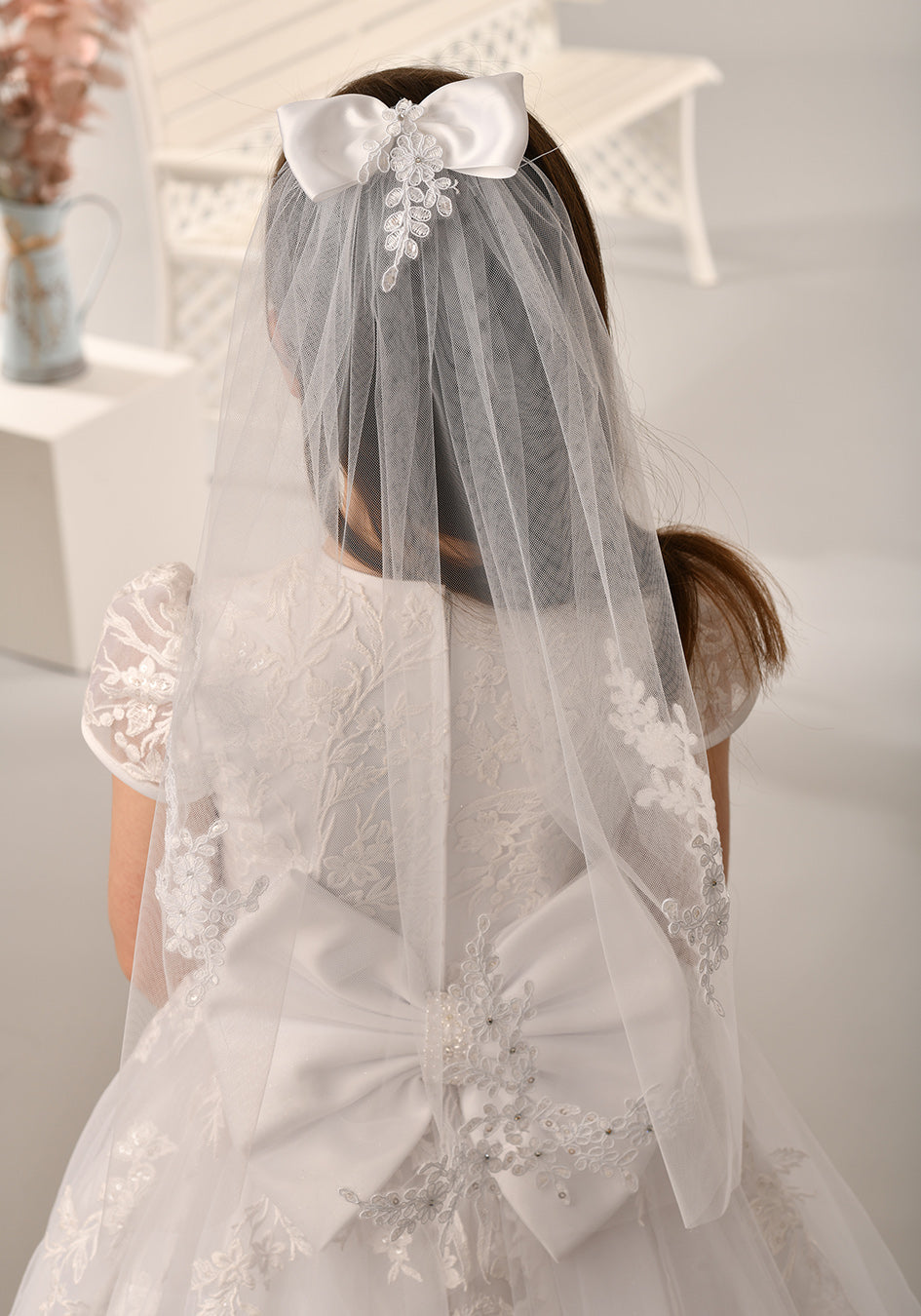 Sweetie Pie Lace Motif Diamante Veil V010